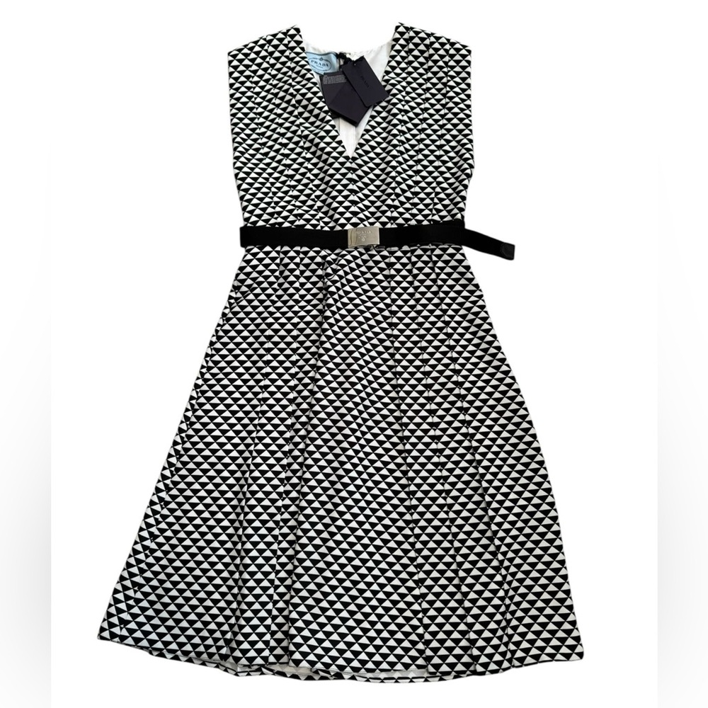 PRADA****Black and White Geometric Dress***I 38 US 4***$3850